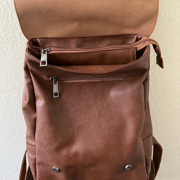 LXY medium sized leather backpack - Picture 3 of 4